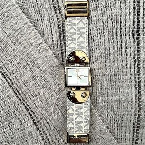 Michael Kors Signature Gold-Tone Ladies Watch (MK2342)